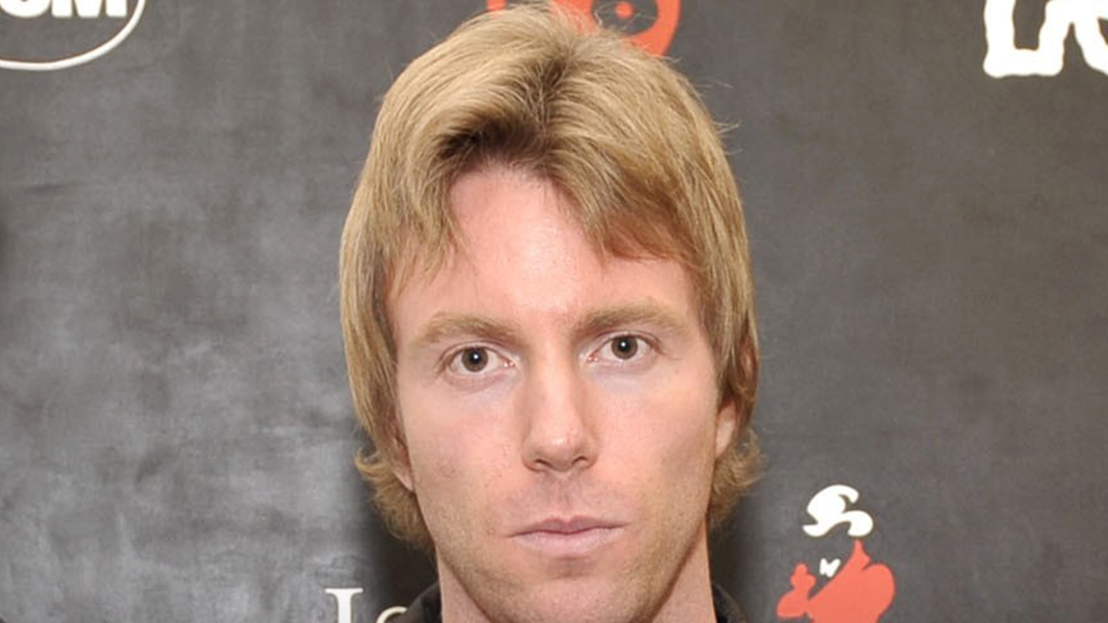 एलिझा ब्लू ऑलमनला हल्ला, अतिक्रमणाच्या आरोपाखाली अटक