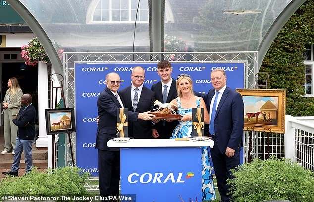 कॅलम मॅक्क्लर्किन: आवडले किंवा नसो, मोठे सट्टेबाज बॅकफूटवर आहेत आणि त्यांनी पूल बांधले नाहीत आणि पर्यायी महसूल प्रवाह शोधले नाही तर रेसिंगला किंमत मोजावी लागेल.