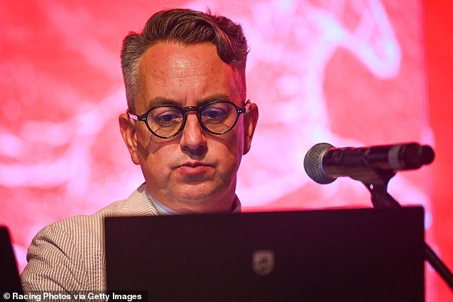 सट्टेबाज म्हणतो की त्याने मेलबर्न कप बोल्टरवर $500k चा सट्टा स्वीकारल्यानंतर त्याने जवळजवळ ‘त्याची पँट ओली केली’… ज्यामुळे त्याला $4 दशलक्ष दिले गेले असते