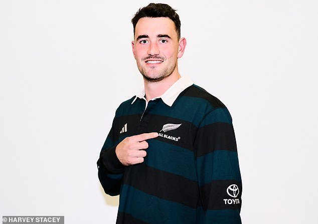 ‘मी लोकांवर धावू शकत नाही… पण मी त्यांच्या मागे धावू शकतो’: न्यूझीलंड जॉर्डनला ‘मोठ्या कसोटीवर’ उडवत आहे कारण तो ट्विकेनहॅम येथे इंग्लंडसाठी पोझ करेल, ऑल ब्लॅक महान बनेल, ख्रिस गेल आणि त्याच्या आवडत्या टीव्ही पात्रांसह फलंदाजी करेल!