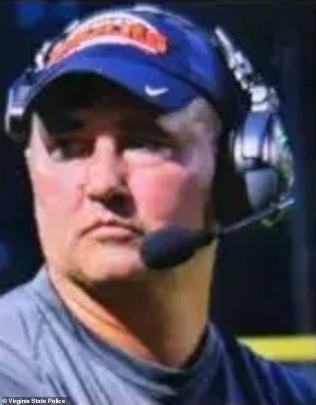 युनियन हायस्कूल फुटबॉल प्रशिक्षक ट्रॅव्हिस टर्नर अपराजित हंगामानंतर रहस्यमयपणे गायब झाला