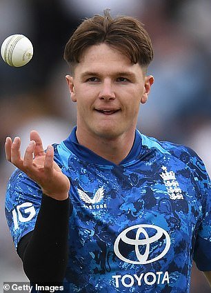 गुणवान तरुण दुखापतींमुळे लायन्स दौऱ्यातून माघार घेत असल्याने इंग्लंडला ॲशेसच्या आणखी संकटाला सामोरे जावे लागते.