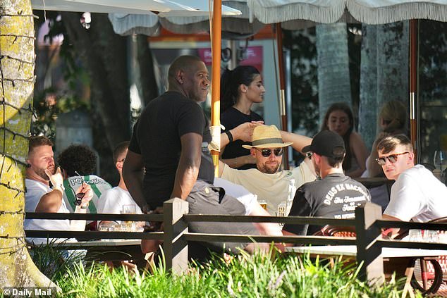 जिमी अँडरसन कॉलम: नूसामध्ये इंग्लंडचे मद्यपान हे त्यांचे कारण नव्हते – ॲशेस टूरवर बारमध्ये खरोखर काय होते आणि माझ्या संघांनी ते कसे लपवले ते येथे आहे