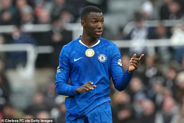 जेमी कॅरागरने चेल्सीच्या चाहत्यांची माफी मागितली आहे कारण त्याने आतापर्यंत तीन आर्सेनल तारे आणि दोन संडरलँडमधील आपल्या संघाचे नाव दिले आहे… परंतु मॅन युनायटेडकडून ते कोणी बनवले?