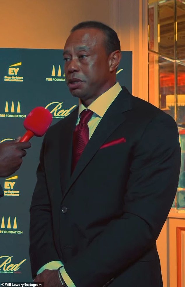 टायगर वुड्सच्या ए-लिस्टरच्या 50 व्या वाढदिवसाच्या बॅशमध्ये तो गर्लफ्रेंड व्हेनेसा ट्रम्प यांच्यासोबत एक जिव्हाळ्याचा बॉन जोवी परफॉर्मन्ससाठी सामील होतो