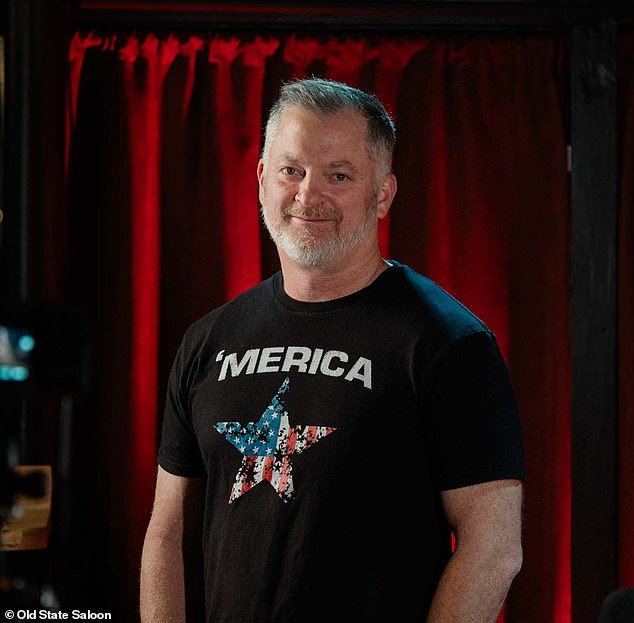 रेनी गुडला गोळी लागल्यानंतर मी आयसीई एजंट्ससाठी पार्टी देत आहे. आता माझे कुटुंब लक्ष्य आहे