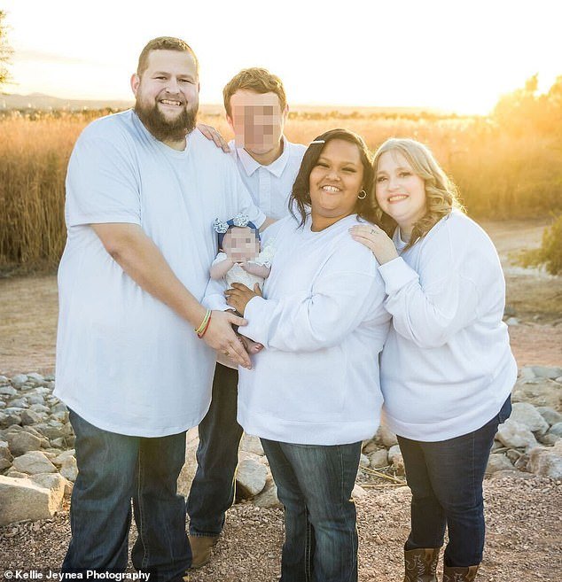 मी 10 वर्षांची असताना माझ्या व्यभिचारी आईने मला शिवीगाळ केली आणि मी गरोदर राहिलो.. हा प्रश्न आमच्या अपंग मुलाने विचारला ज्यामुळे माझे हृदय तुटले.