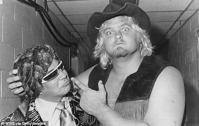 माजी NFL खेळाडू आणि WWE कुस्तीपटू बॉबी डंकम सीनियर यांचे वयाच्या ८१ व्या वर्षी निधन झाले आहे.