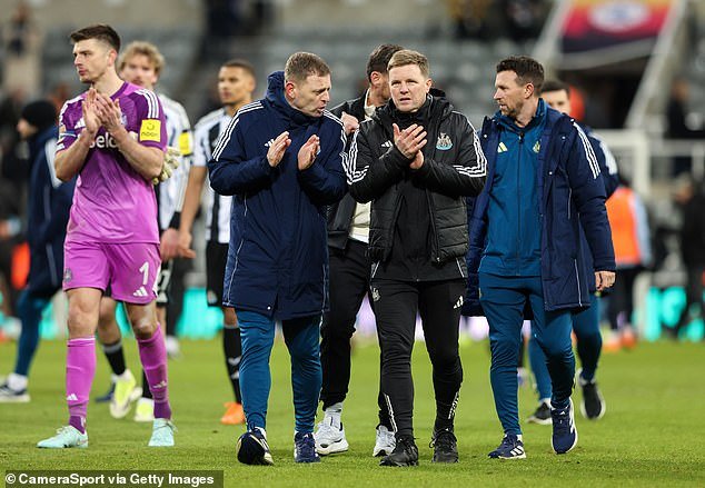 न्यूकॅसल बॉस एडी होवे यांनी प्रीमियर लीगच्या प्रतिस्पर्ध्यांना एक संदेश पाठवला आहे आणि तो त्याच्या संघातून ‘प्रत्येक औंस ऊर्जा आणि प्रयत्न वाढवेल’.