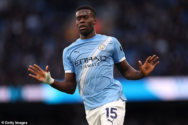 मार्क गुइहीने गेल्या उन्हाळ्यात लिव्हरपूलमध्ये £35m हलविण्याचे कारण उघड केले आहे – क्रिस्टल पॅलेसमधून £20m चाल पूर्ण केल्यानंतर मॅन सिटीमध्ये सामील होण्यास तो ‘आनंद’ का आहे हे डिफेंडरने स्पष्ट केले आहे.