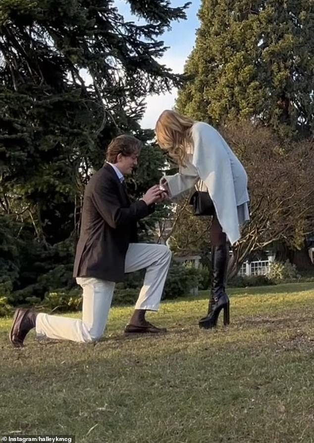 अत्यंत कडवट सामाजिक प्रेम त्रिकोणाची सुरुवात करणारा न्यूयॉर्कचा फायनान्सर त्याच्या प्रभावशाली मैत्रिणीला प्रपोज करतो