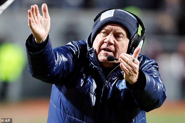 सीन मॅकडरमॉटला काढून टाकल्यानंतर टीम नवीन प्रशिक्षक शोधण्याच्या हालचाली करत असताना बिल बेलीचिकवरील बफेलो बिल्सची स्थिती उघड झाली