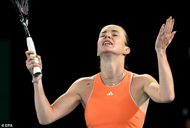 रशियन स्टारने आपल्या युक्रेनियन प्रतिस्पर्ध्याशी हस्तांदोलन करण्यास नकार दिल्यानंतर ऑस्ट्रेलियन ओपनमध्ये वाद निर्माण झाला