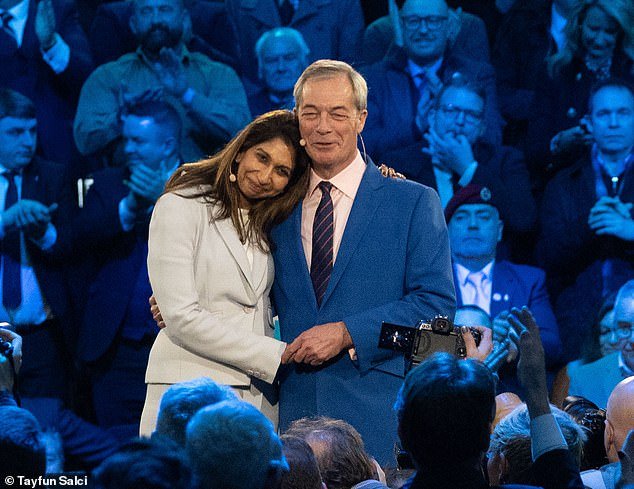 माजी गृहसचिव सुएला ब्रेव्हरमन ‘मी घरी आल्यासारखे वाटते’ असे म्हणत, यूके सुधारणेपासून दूर जाणारी नवीनतम टोरी बनली आहे.