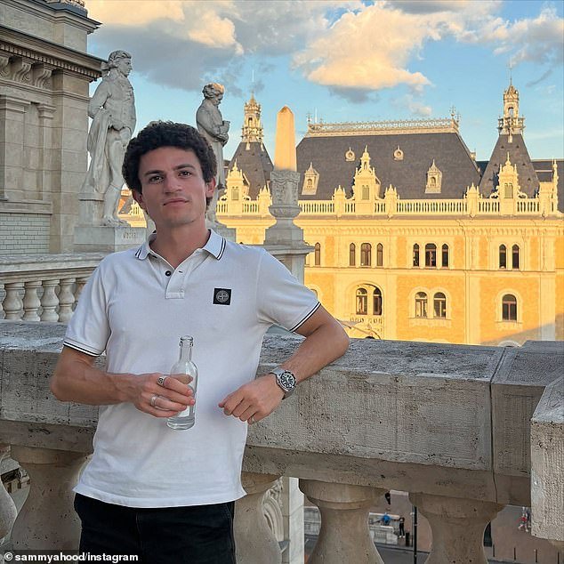 ज्यू प्रभावशाली सामी येहूदचा व्हिसा ऑस्ट्रेलियाला जाण्याच्या काही तास आधी रद्द केल्यामुळे टोनी बर्कला आग लागली आहे.