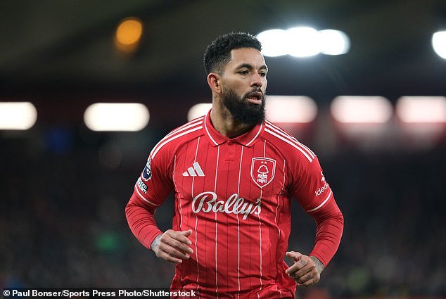 ॲस्टन व्हिलाने डग्लस लुइझवर स्वाक्षरी करण्यासाठी चेल्सीला हरवले – त्याचे नॉटिंगहॅम फॉरेस्टचे कर्ज संपले