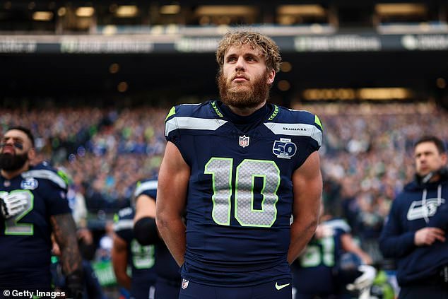 ‘फ्युरियस’ सीहॉक्स आणि रॅम्स प्रशिक्षक स्नाइड कूपर कूप विनोदावरून लिफ्टमध्ये भांडण करण्याच्या जवळ आले