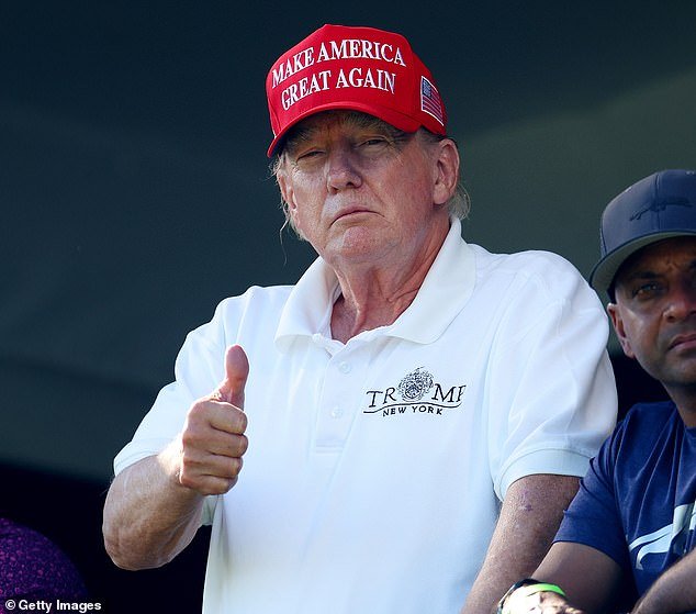 प्रकट: डोनाल्ड ट्रम्प यांच्यासाठी रॉरी मॅकिलरॉय यांची मोठी बाजू कारण ते अध्यक्षांच्या किती जवळ आहेत हे उघड होते