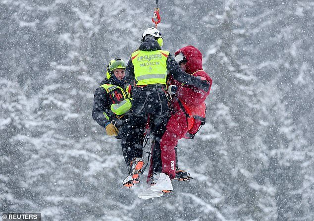 तिची ऑलिम्पिक स्वप्ने उध्वस्त होऊ शकणाऱ्या दुखापतीमुळे तिला रुग्णालयात दाखल केल्यावर मित्र लिंडसे वॉनने तिची याचिका उघड केली आहे.