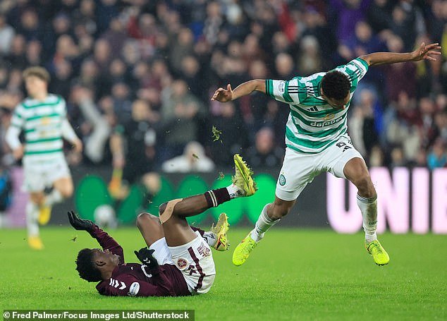 ओ’नीलने सेल्टिकला नेहमी पाहिजे असलेली एकता मिळवून दिल्यासारखे दिसते – समान शत्रू – रेफरी विरुद्ध लढा देऊन!