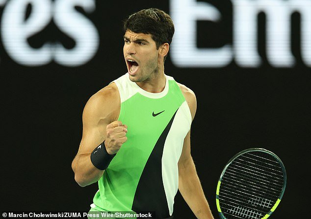 कार्लोस अल्काराझने नोव्हाक जोकोविचवर सनसनाटी विजय मिळवून ऑस्ट्रेलियन ओपनमध्ये पुनरागमन करून सर्वात तरुण पुरुष कारकिर्दीचा ग्रँडस्लॅम चॅम्पियन बनून इतिहास घडवला आहे.