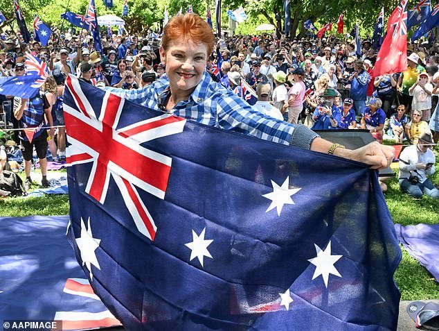 एका नवीन बॉम्बशेल सर्वेक्षणातून असे दिसून आले आहे की मतदारांनी मागील युती सोडली आहे – वन नेशनच्या संस्थापक पॉलीन हॅन्सनने धक्कादायक विजय मिळवला