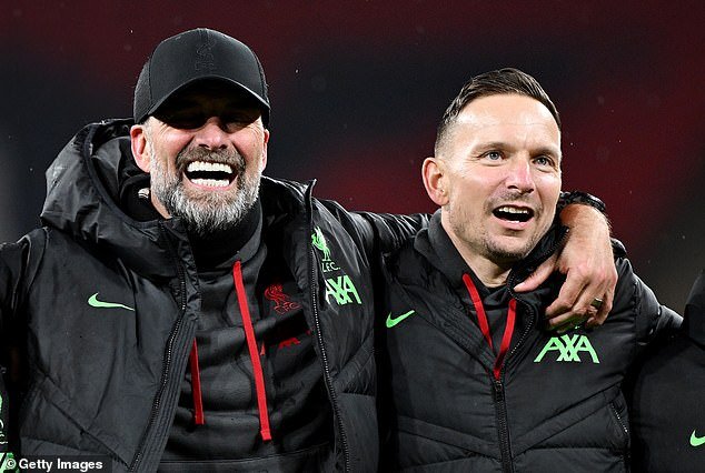 पेप लेजेंड्स प्रकट करतात की जर्गेन क्लॉपने त्याला मॅन सिटीमध्ये सामील होण्यास कसे पटवले – तर पेप गार्डिओला त्याच्या जुन्या प्रतिस्पर्ध्याला माजी लिव्हरपूल क्रमांक 2 च्या संदर्भासाठी कॉल करते