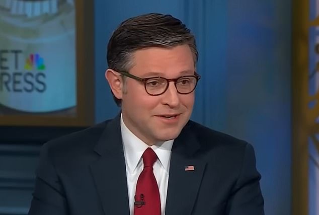 हाऊस स्पीकरने डेमोक्रॅटच्या मागण्या नाकारल्या कारण त्यांना ट्रम्प-दलालीचा निधी करार पास करण्यासाठी चढाईचा सामना करावा लागतो.