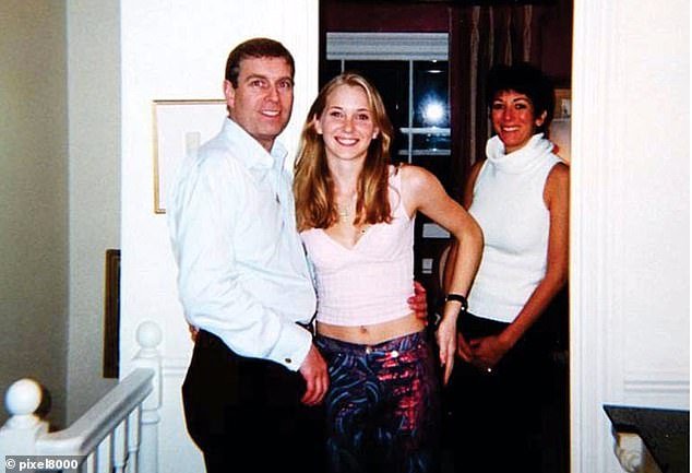 एपस्टाईनच्या बेट भेटीदरम्यान त्यांनी ‘डोळे वळवले’ असा दावा केल्यामुळे पोलिस आता अँड्र्यू माउंटबॅटन-विंडसरच्या शाही संरक्षण अधिकाऱ्यांची चौकशी करत आहेत.