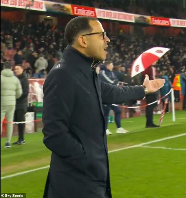 नवीन फुटेजमध्ये चेल्सीच्या गनर्सच्या आर्सेनल ताऱ्यांशी झालेल्या संघर्षापूर्वी लिआम रोसेनियर एक्स-रेट केलेल्या टिप्पण्या दाखवतात.