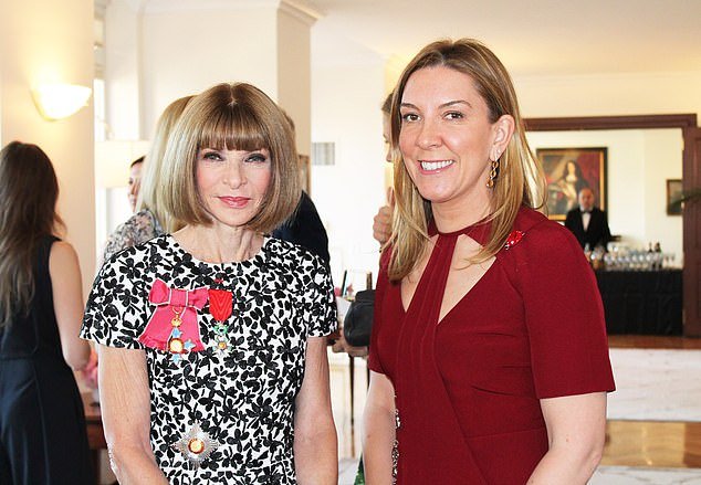 विवादास्पद मंडारीन महिला अँटोनिया रोमियोचे वर्णन ‘निर्लज्ज’ स्व-प्रवर्तक म्हणून केले गेले होते ज्याला तिच्या अधिकृत न्यूयॉर्क निवासस्थानाच्या बाथरूममध्ये स्वतःबद्दल वोग लेख तयार करायचे होते.