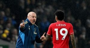 शॉन डायचेने नॉटिंगहॅम फॉरेस्ट ड्रेसिंग रूमला त्याच्याविरुद्ध कसे वळवले: एकतरफा शब्दलेखन जो संपला, सामन्यापूर्वी संघाला धक्कादायक प्रशिक्षण, ज्या खेळाडूंना त्याने रेट केले नाही हे स्पष्ट केले, बोर्डवरील चुका आणि यादीत पुढे कोण आहे.