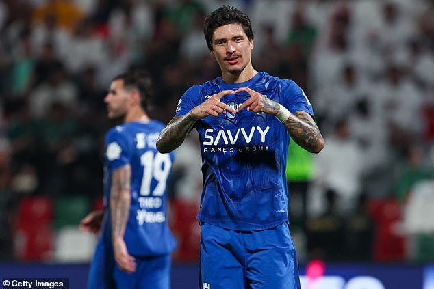 डार्विन नुनेझची सौदी कारकीर्द दुःस्वप्नात बदलली कारण लिव्हरपूलमध्ये £46m ने गेल्यानंतर त्याला अल-हिलाल संघातून वगळण्यात आले.