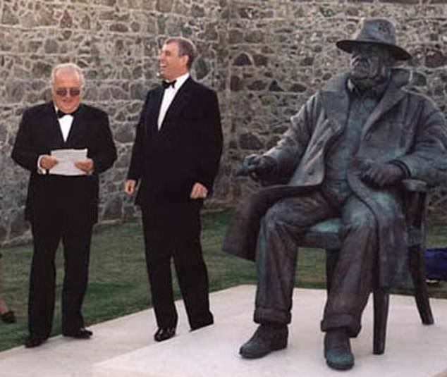 नवीन ईमेलनुसार, अँड्र्यू माउंटबॅटन विंडसरने एका बँकर मित्राला गोपनीय ट्रेझरी ब्रीफिंग दिली