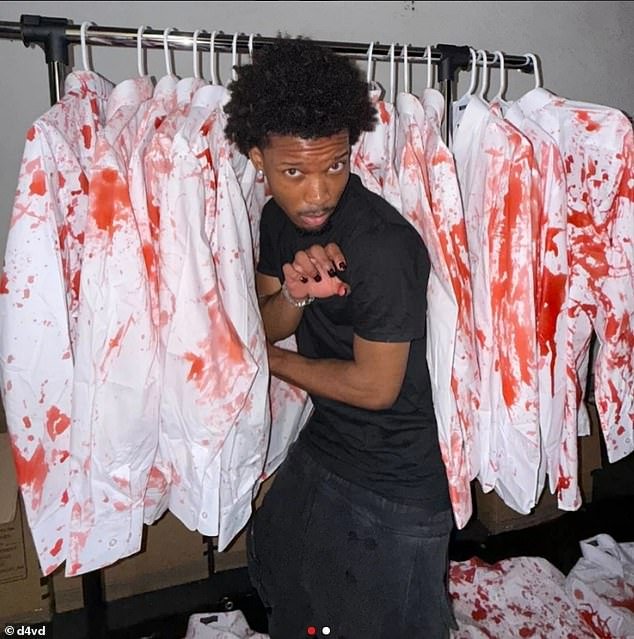 त्याच्या टेस्लाच्या खोडात सापडलेल्या मृत मुलीच्या तपासात मदत करण्यास त्यांनी नकार दिल्याने D4vd कुटुंबाकडून असभ्य न्यायालयाने मागणी केली