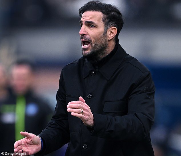 ‘दुसरा खेळायला हवा होता’: सेस्क फॅब्रेगास चेल्सी फ्लॉप (आणि माजी सहकारी!) त्याचे महागडे लाल कार्ड पाहिले कोमोला घरच्या मैदानावर 2-1 ने हरवले