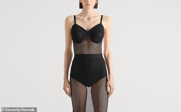 हॅरॉड्सने केट मिडलटनचा वेडिंग ड्रेस बनवणाऱ्या डिझायनरने डिझाइन केलेल्या £890 ‘ग्रॅनी पँट’चे अनावरण केले