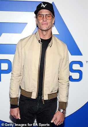 टॉम ब्रॅडीने ॲलिक्स अर्लच्या रोमान्सच्या अफवा पसरत असताना भावनिक व्हॅलेंटाईन डे संदेश पोस्ट केला