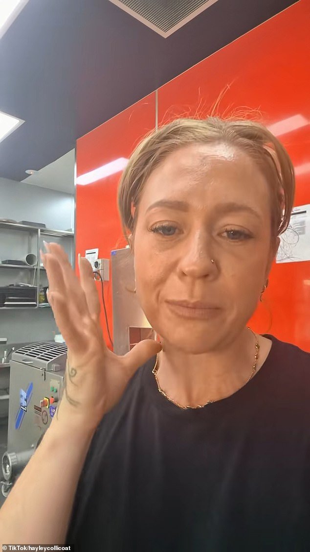 अस्वस्थ अनुभवानंतर ऑस्ट्रेलियनने जी-स्ट्रिंग बिकिनीवरून वाद निर्माण केला: ‘वेळ आणि ठिकाण’