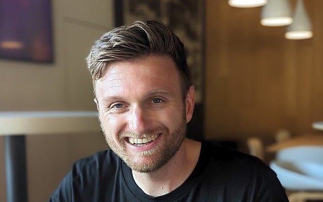 एका आईने आपल्या मुलाला धावत असताना कमी पॉवर केबलने विजेचा झटका येण्याच्या काही क्षण आधी ‘काळजी घेण्यास’ सांगितले, चौकशी ऐकली.