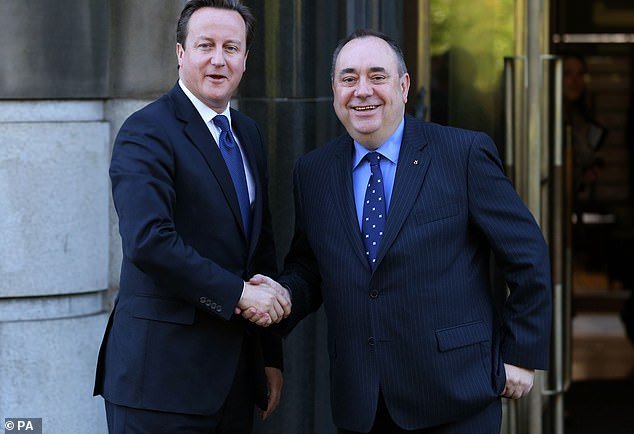 स्टीफन डिस्ले: मजूर पक्ष डिव्होल्यूशनला पाठिंबा देतो… मेच्या निवडणुका या भ्याड मूर्खपणाचा हिशोब असेल.