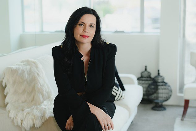 माझ्या दिवंगत वडिलांनी 67 वर्षांचे असताना लग्न केले. त्याने मला वचन दिले की माझी काळजी घेतली जाईल, परंतु माझा वारसा कुठे गेला हे मी पाहिले. त्याने मोठी चूक केली का? व्हेनेसा स्टॉयकोव्ह