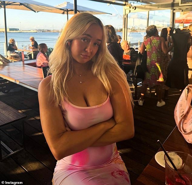 बालीमध्ये बिकिनी पंक्तीचा स्फोट झाला जेव्हा एका ऑस्ट्रेलियन पर्यटकाने दावा केला की तिला पोलिस स्टेशनमध्ये ताब्यात घेण्यात आले आणि ती तिच्या मुलांसाठी घाबरली.