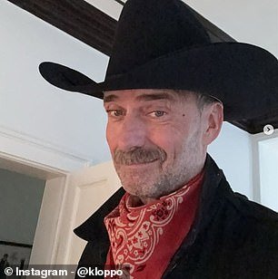 Moustachioed Jurgen Klopp ने Mainz कार्निवलसाठी प्रसिद्ध टीव्ही पात्राप्रमाणे कपडे घातले – परंतु लिव्हरपूलचा माजी व्यवस्थापक कोण आहे याचा अंदाज लावू शकता का?