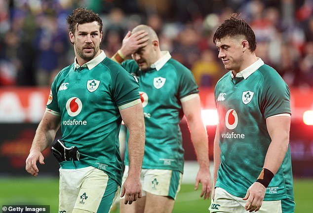 कृपेपासून आयर्लंडच्या पडझडीच्या आत: लायन्स टूर फॅक्टर, वृद्धत्वाचा संघ, उच्च-बॉल कट सिद्धांत, शिस्तभंगाच्या समस्या, जॅक नीनबकडे बोट दाखवणे आणि वर्णद्वेषाचे वादळ