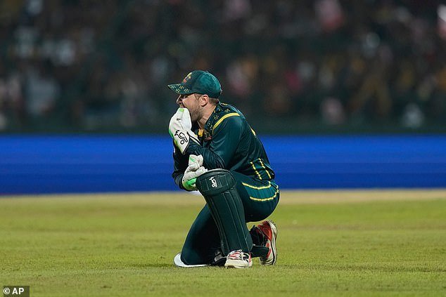 इयान हिलीने दावा केला की ऑस्ट्रेलियाच्या T20 निवडकर्त्यांना चाहत्यांकडून ‘फसवले गेले’ ‘इंग्लंडने ॲशेसपर्यंत मजल मारली’ कारण त्याने विश्वचषकातून धक्कादायक बाहेर जाण्याच्या मार्गावर मिच मार्शच्या बाजूने पाहिल्यावर त्याने जोरदार हल्ला केला.