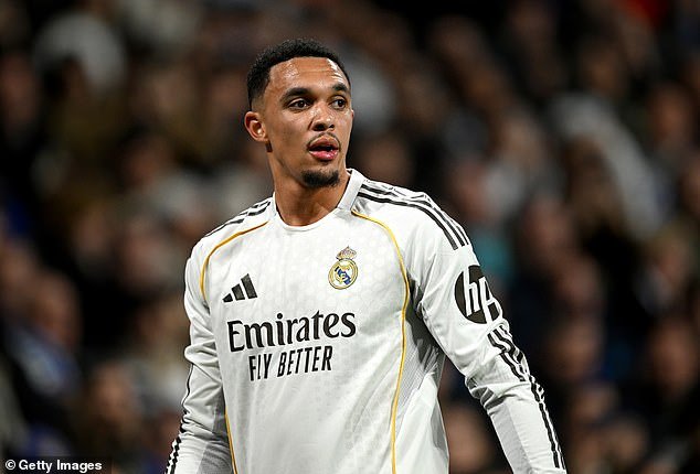 गॅरी लिनकरने इंग्लंडचा स्टार थॉमस टुचेलच्या विश्वचषकापूर्वी ‘विचित्र’ सार्वजनिक टिप्पण्यांसह ‘स्पष्टपणे विचित्र’ वागणूक दिली.