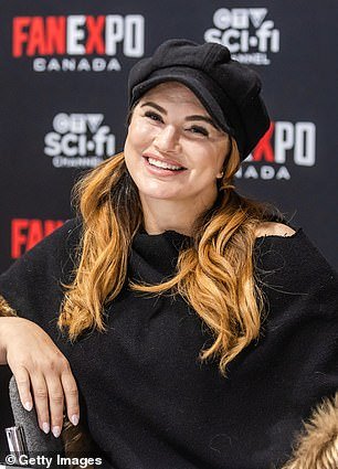 जेक पॉल दोन यूएफसी महान खेळाडूंना निवृत्तीच्या लढतीत आणत असताना एमएमए चाहत्यांनी आनंद व्यक्त केला: ‘हे प्रत्यक्षात कोण पाहणार आहे?’