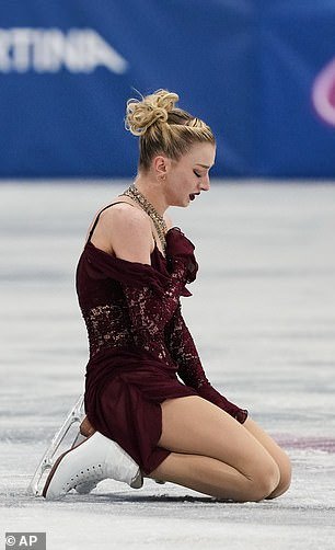 अश्रूपूर्ण हिवाळी ऑलिम्पिकच्या हृदयविकारानंतर टीम यूएसए फिगर स्केटर तपशील ‘हल्ला आणि द्वेषपूर्ण बॉम्बर्डमेंट’