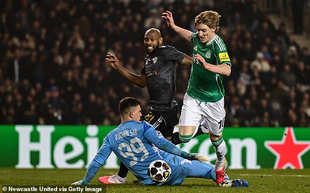 अँथनी गॉर्डनच्या चार गोलांच्या अप्रतिम प्रदर्शनामुळे हॅरी केनच्या विश्वचषकातील क्रमांक 2 च्या भूमिकेत स्थान निर्माण झाले कारण न्यूकॅसलने बाकूमध्ये कराबागचा 6-1 असा पराभव केला, असे किरन गिल लिहितात